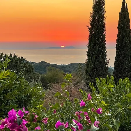 Kitrini- Stunning Views, A Away From Home, Near Kassiopi Loutses