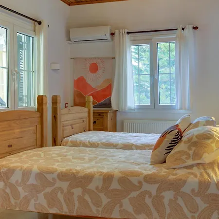 Kitrini- Stunning Views, A Away From Home, Near Kassiopi Villa Loutses