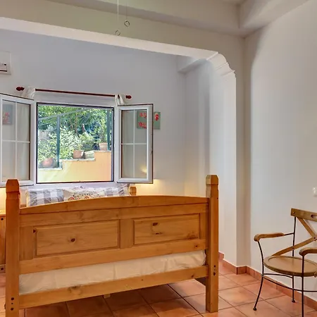 Kitrini- Stunning Views, A Away From Home, Near Kassiopi Villa Loutses